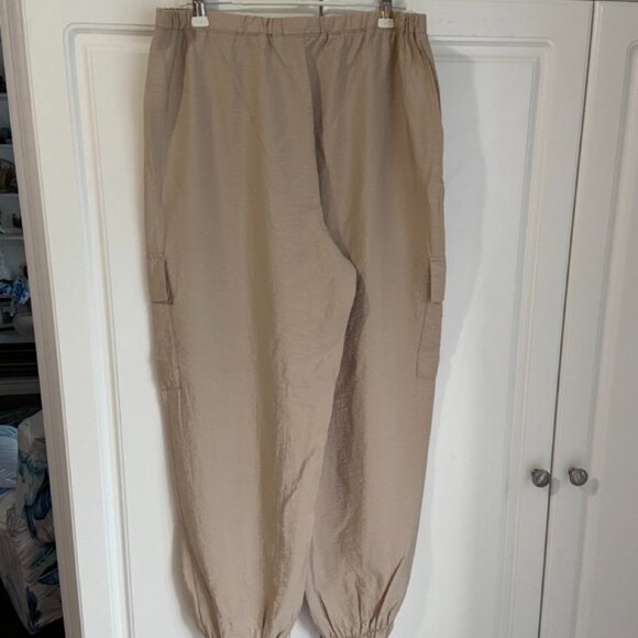 Primark Cares Elastic Cuffed Balloon Cargo Trousers in Sz 8-10 Khaki NWOT - Picture 5 of 15